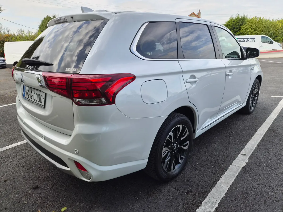 Mitsubishi Outlander 2017 2.0L Petrol PHEV Auto - Image 3