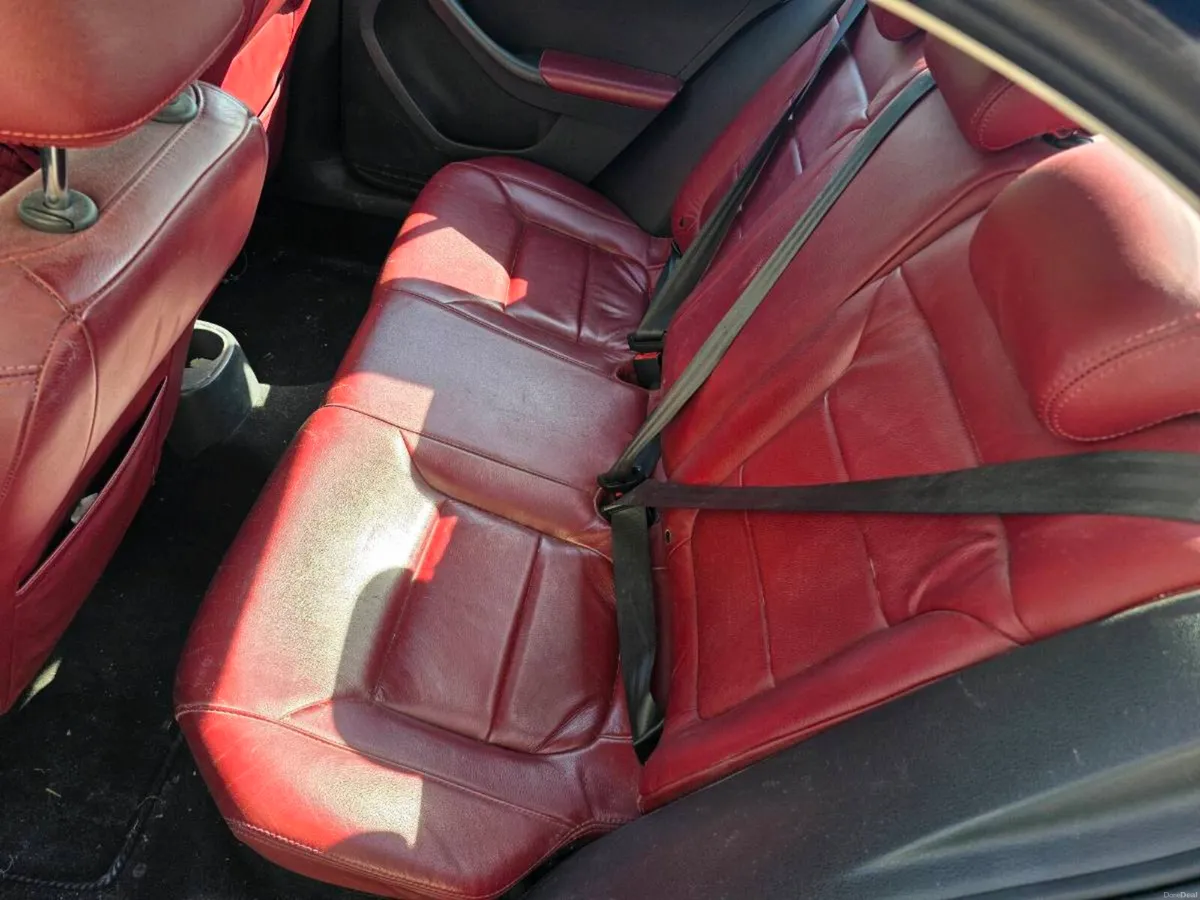 Valkswagen Jetta 2011 - Image 3