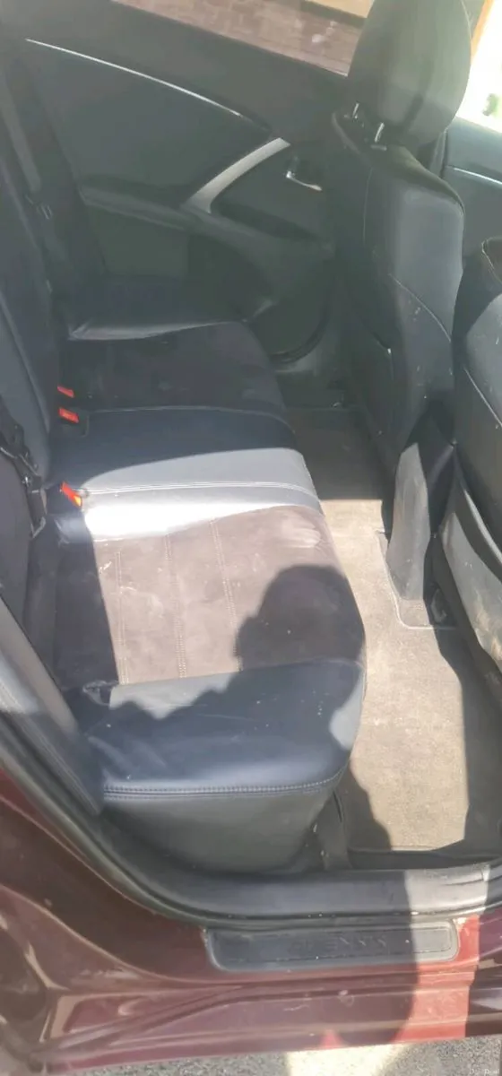 Toyota avensis - Image 6