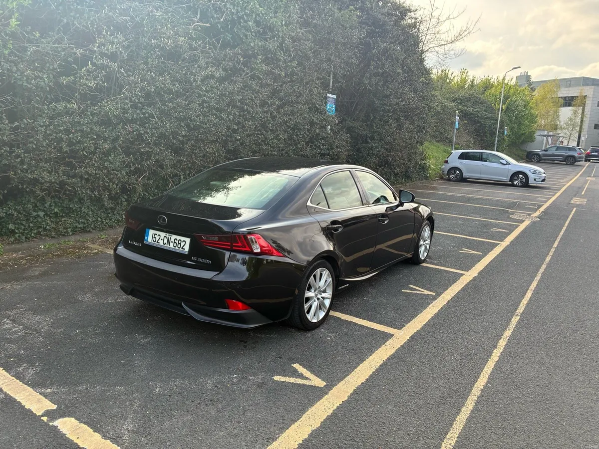 Lexus IS 300 - Image 3