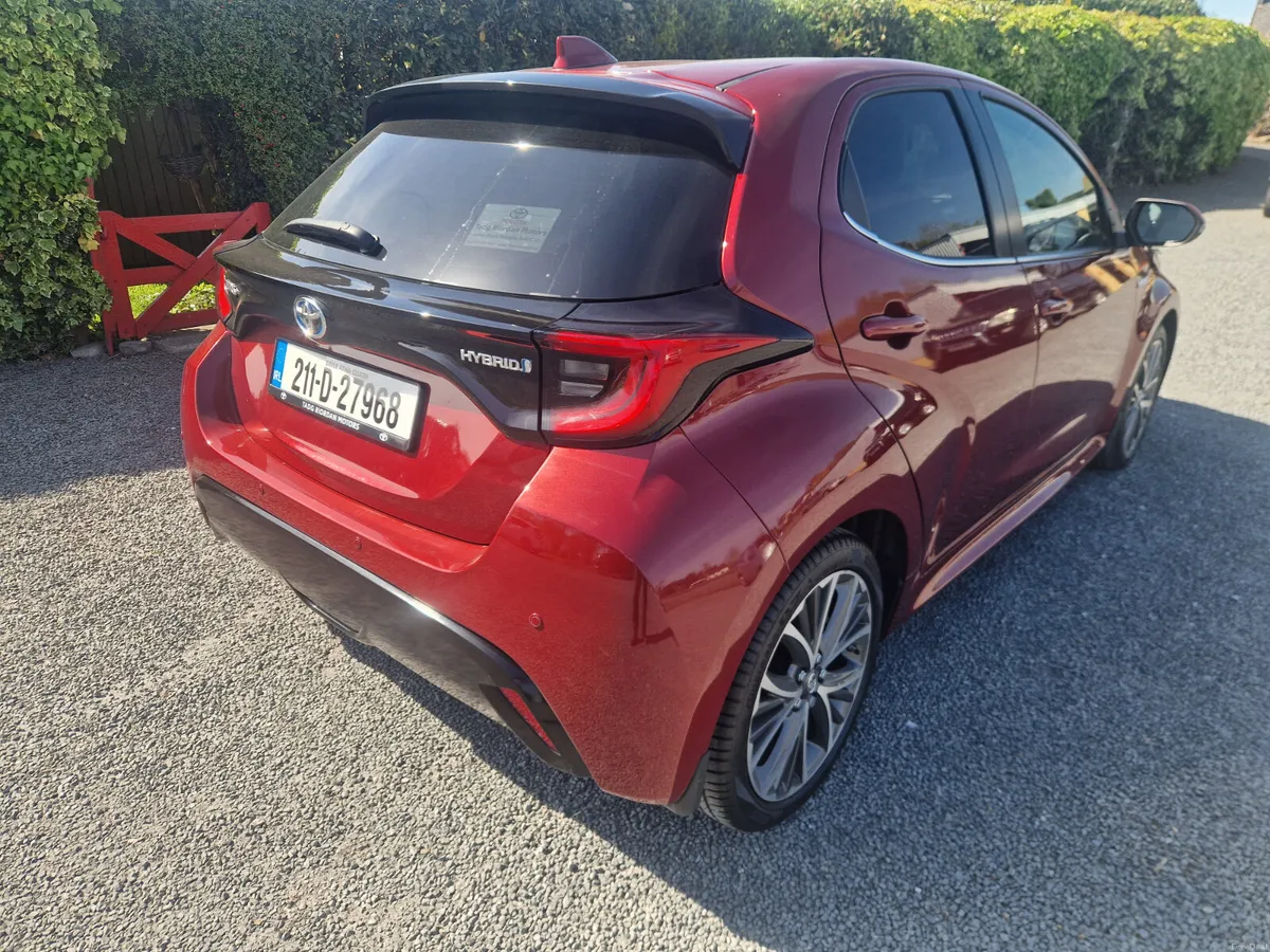 Toyota Yaris Hybrid PLATINUM 2021 - Image 4