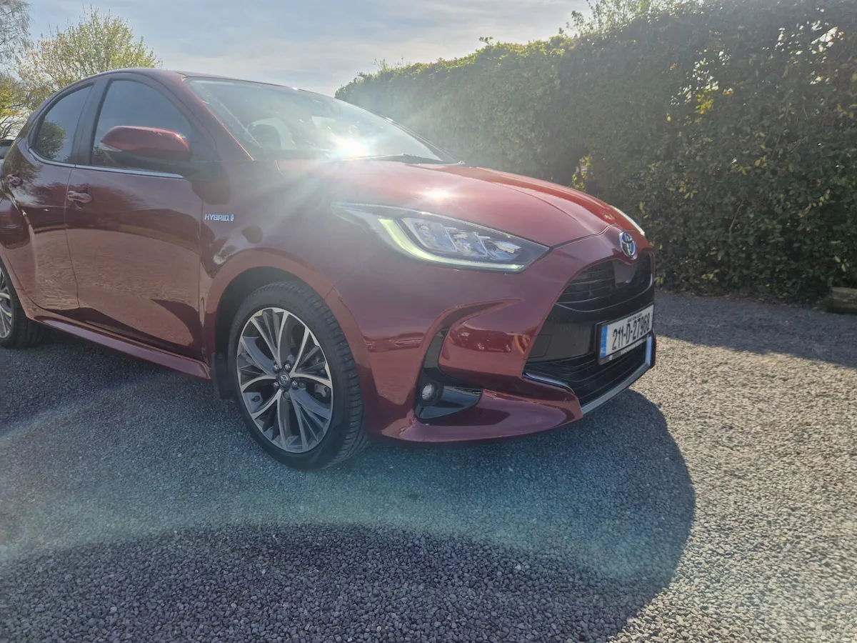 Toyota Yaris Hybrid PLATINUM 2021 - Image 2