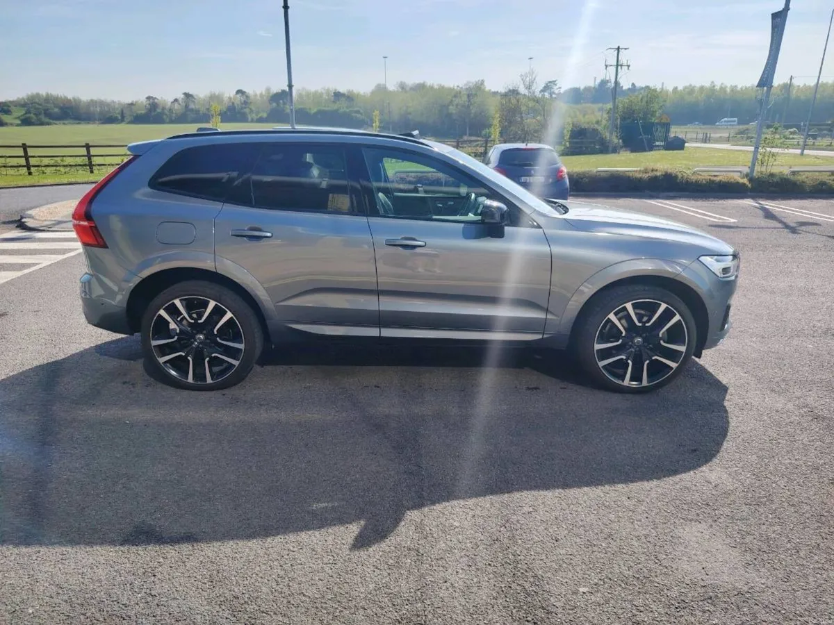 Volvo XC60 R Design - Image 2