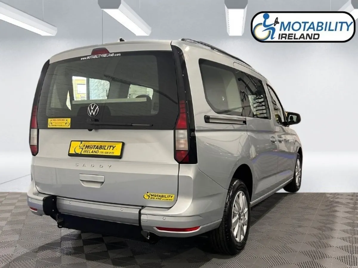 Volkswagen Caddy Maxi Life Wheelchair Accessible - Image 2