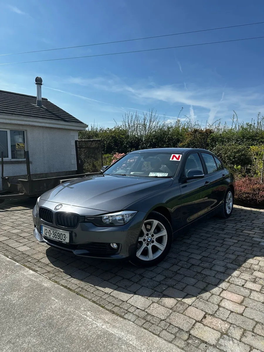 BMW 3 series 2012 - Image 2