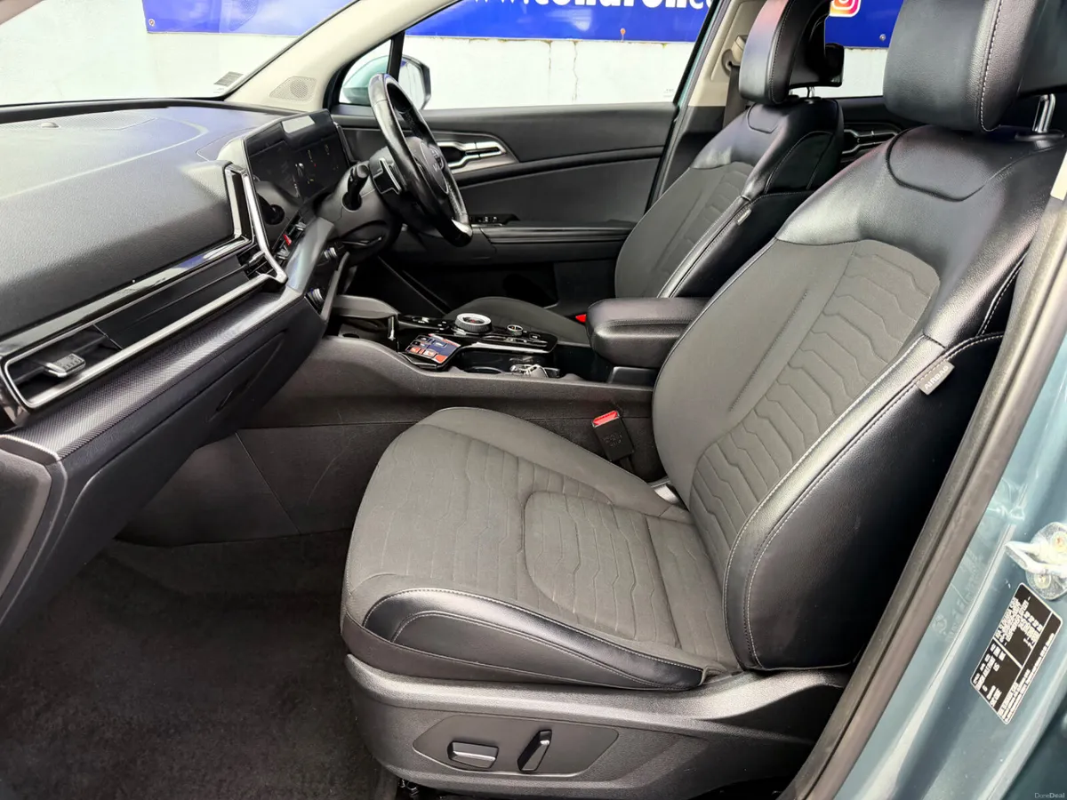 2023 KIA SPORTAGE 1.6 K3 MY23 PHEV 230BHP AUTO - Image 3