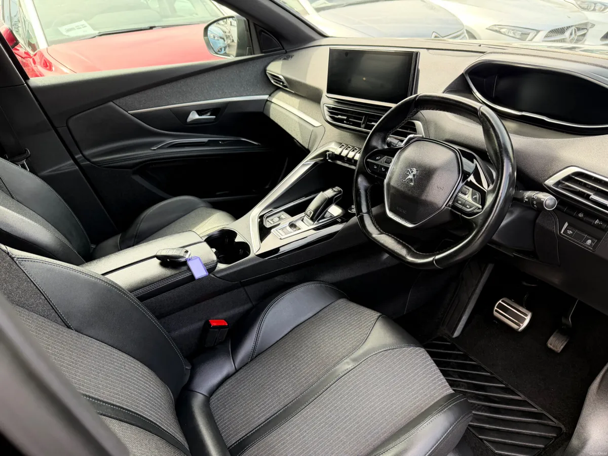 2023 PEUGEOT 3008 1.5 130BHP ALLURE AUTO - Image 5