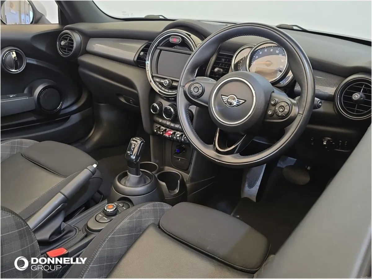 MINI Convertible Cooper - Image 4