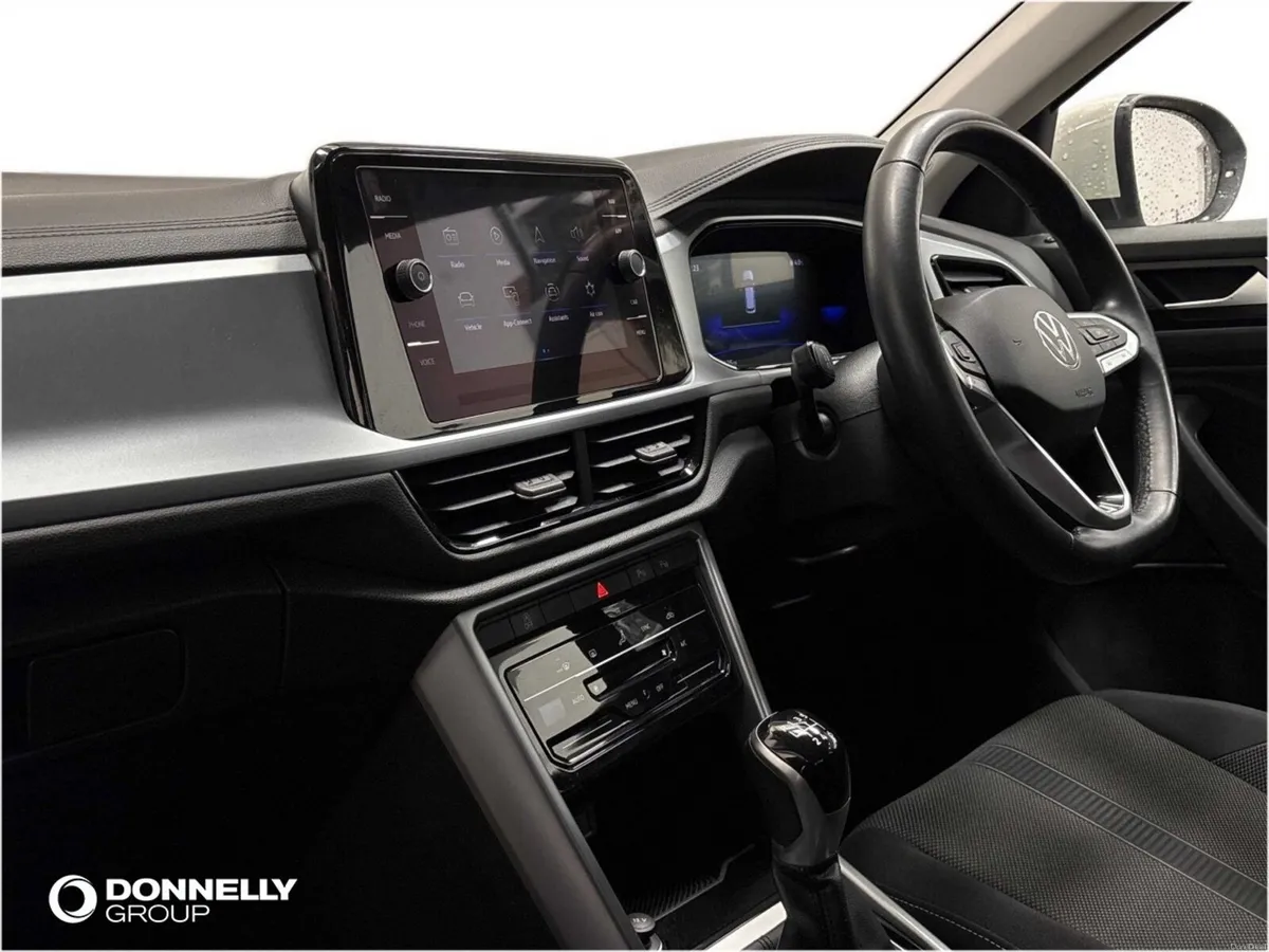 Volkswagen T-roc Hatchback Life - Image 2