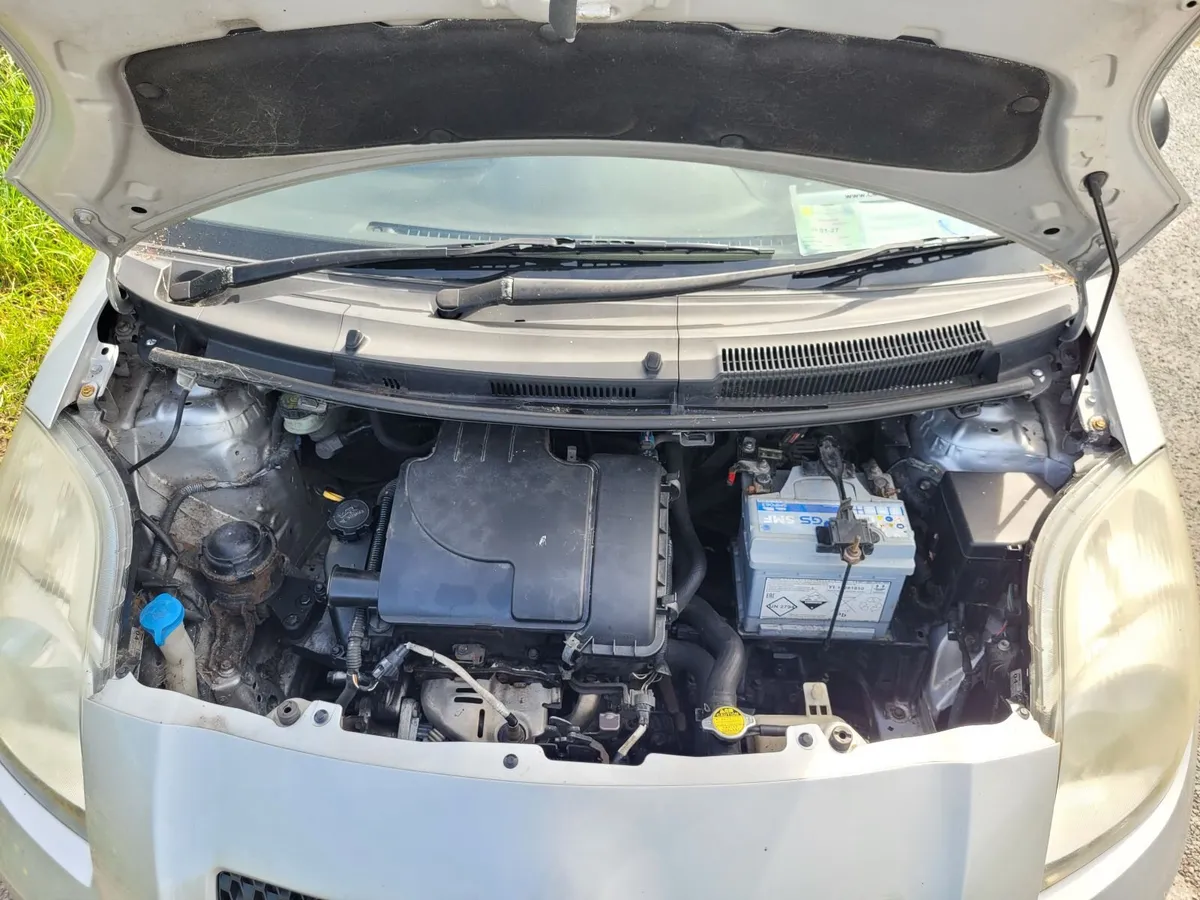 Toyota Yaris 2008 - Image 2