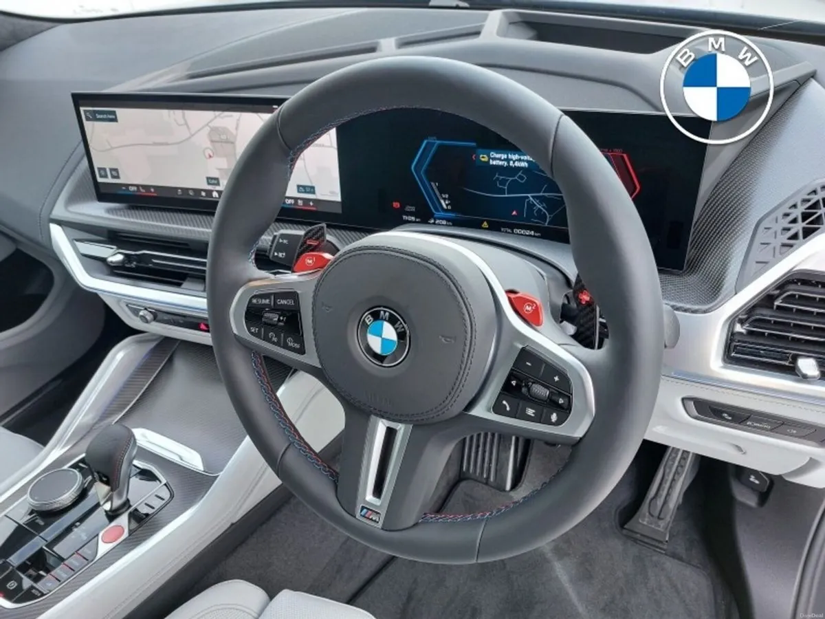BMW XM 50e - Image 6