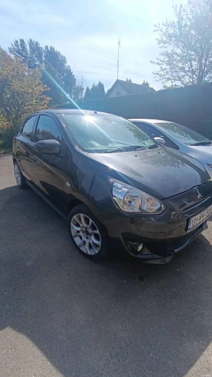 2013 Mitsubishi mirage - Image 2