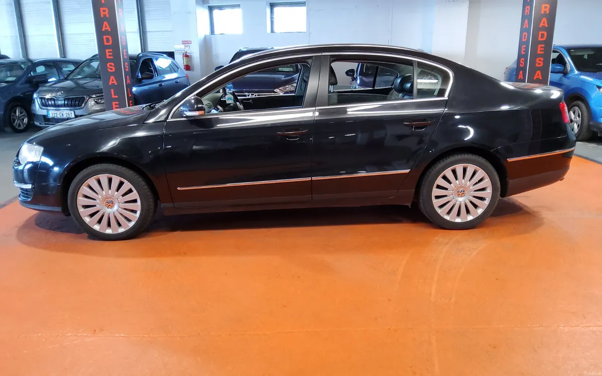 Volkswagen Passat 2009 - Image 4