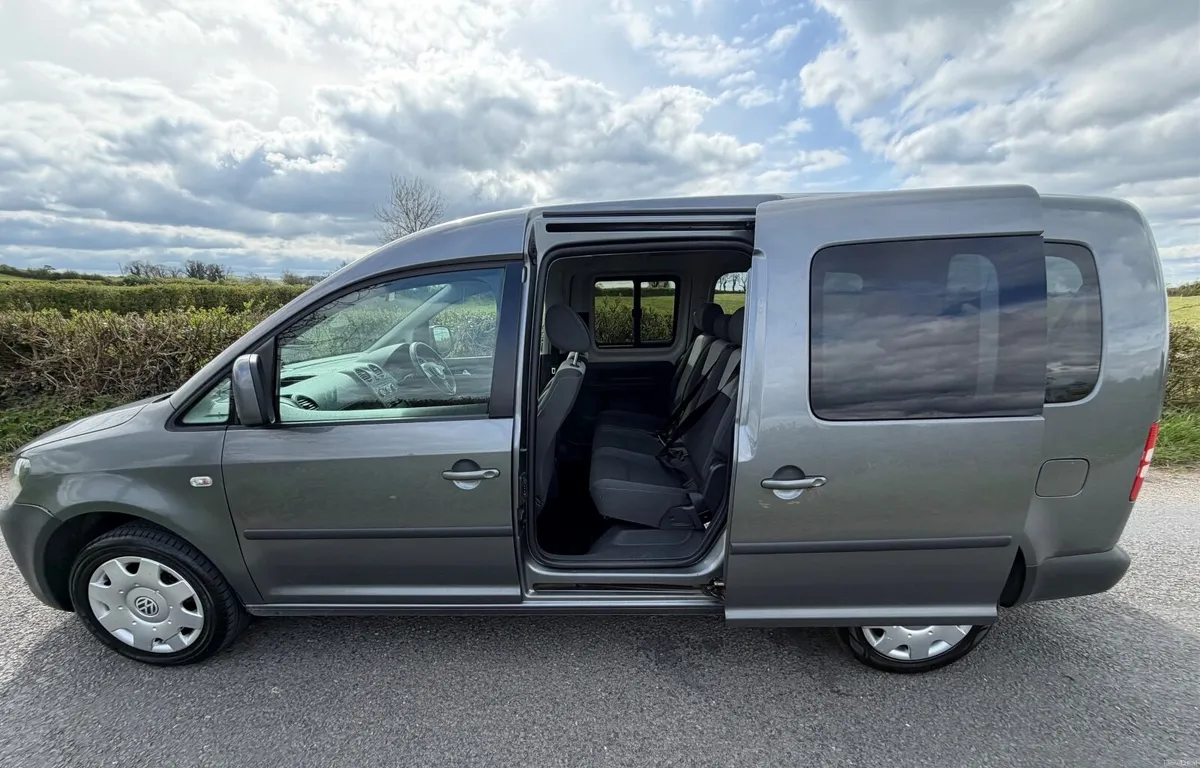 Volkswagen Caddy Maxi Life 7 Seater 2013 - Image 4
