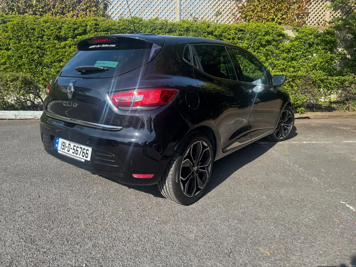 Renault Clio in excellent cond, NCT & warranty - Image 2