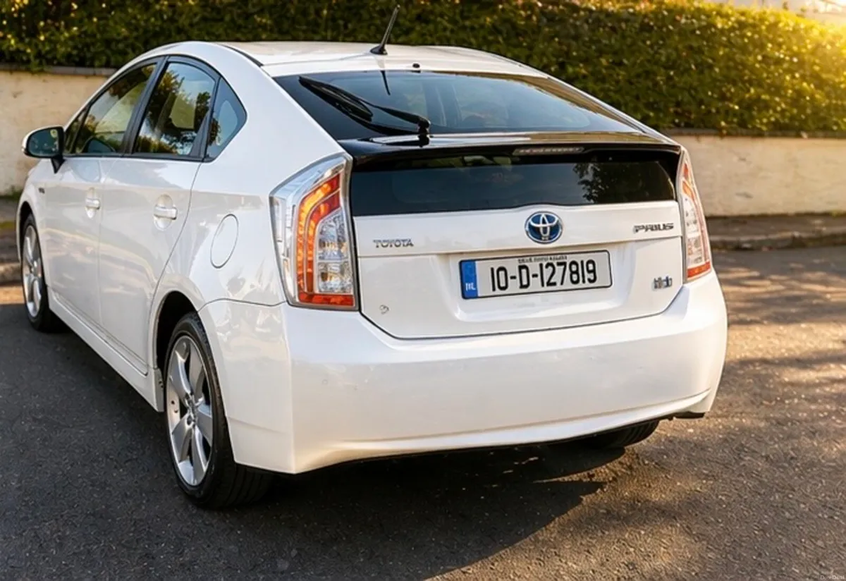 Toyota prius 1.8 hybris+petrol+GPL - Image 4