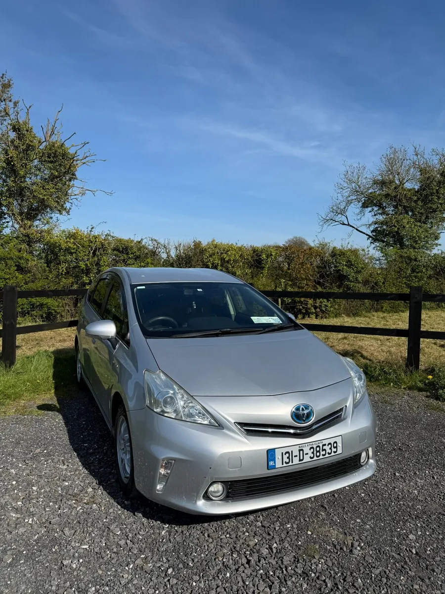 2013 Prius 1,8 hybrid automatic 5 seater - Image 2