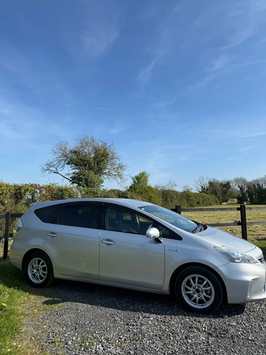 2013 Prius 1,8 hybrid automatic 5 seater - Image 3