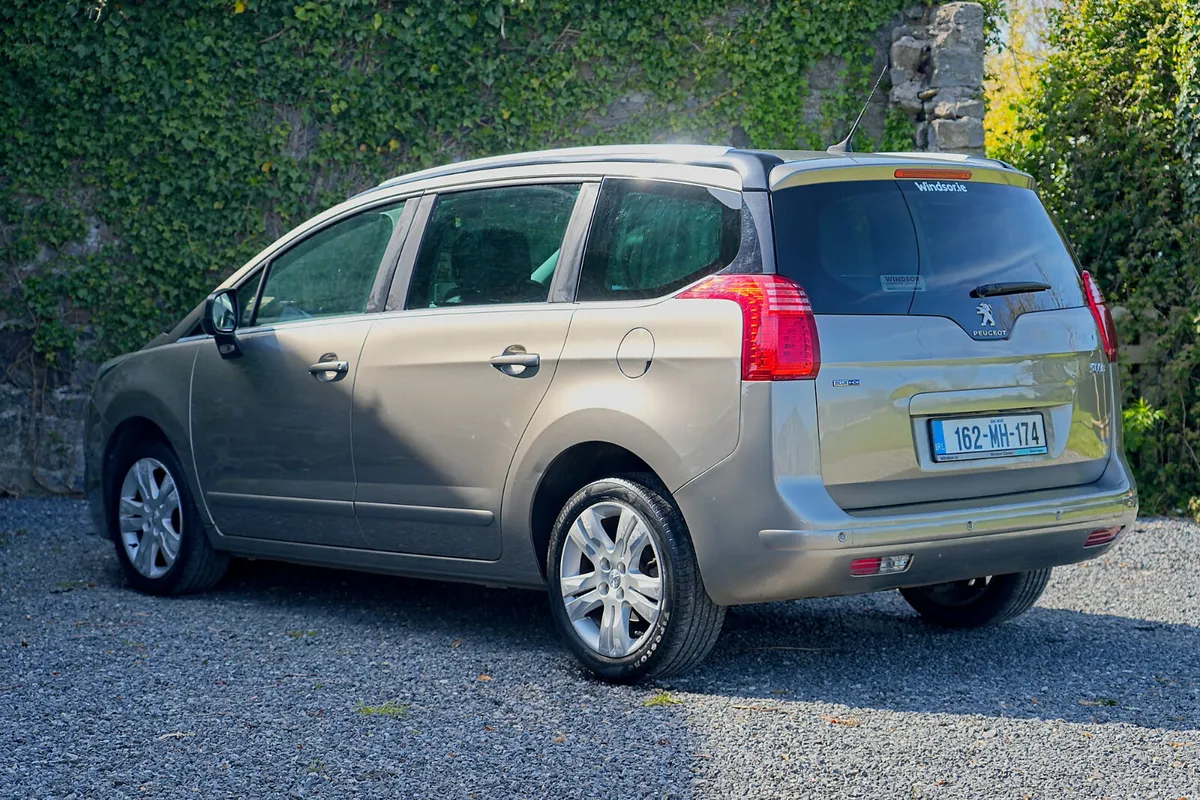 2016 Peugeot 5008 lEATHER TOP SPEC - Image 3