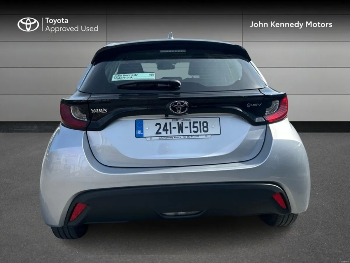 Toyota Yaris HYBRID 115 LUNA - Image 4