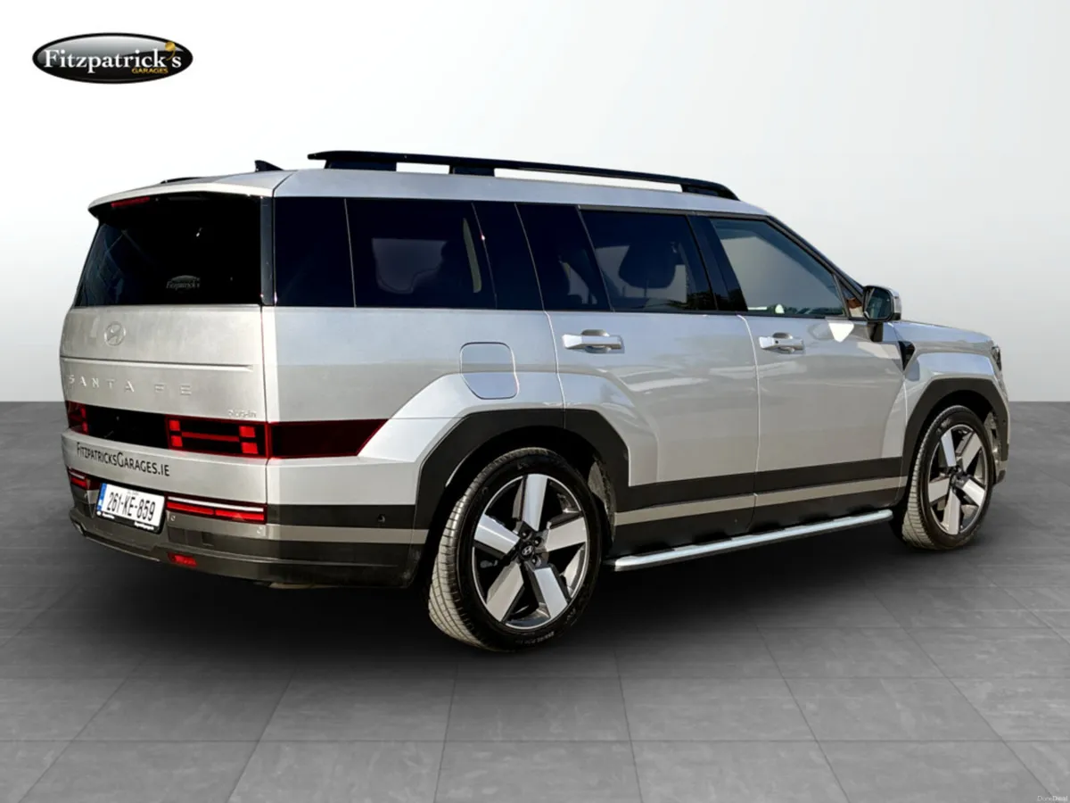 Hyundai Santa Fe Premium 1.6 Plug-In Hybrid - Image 3