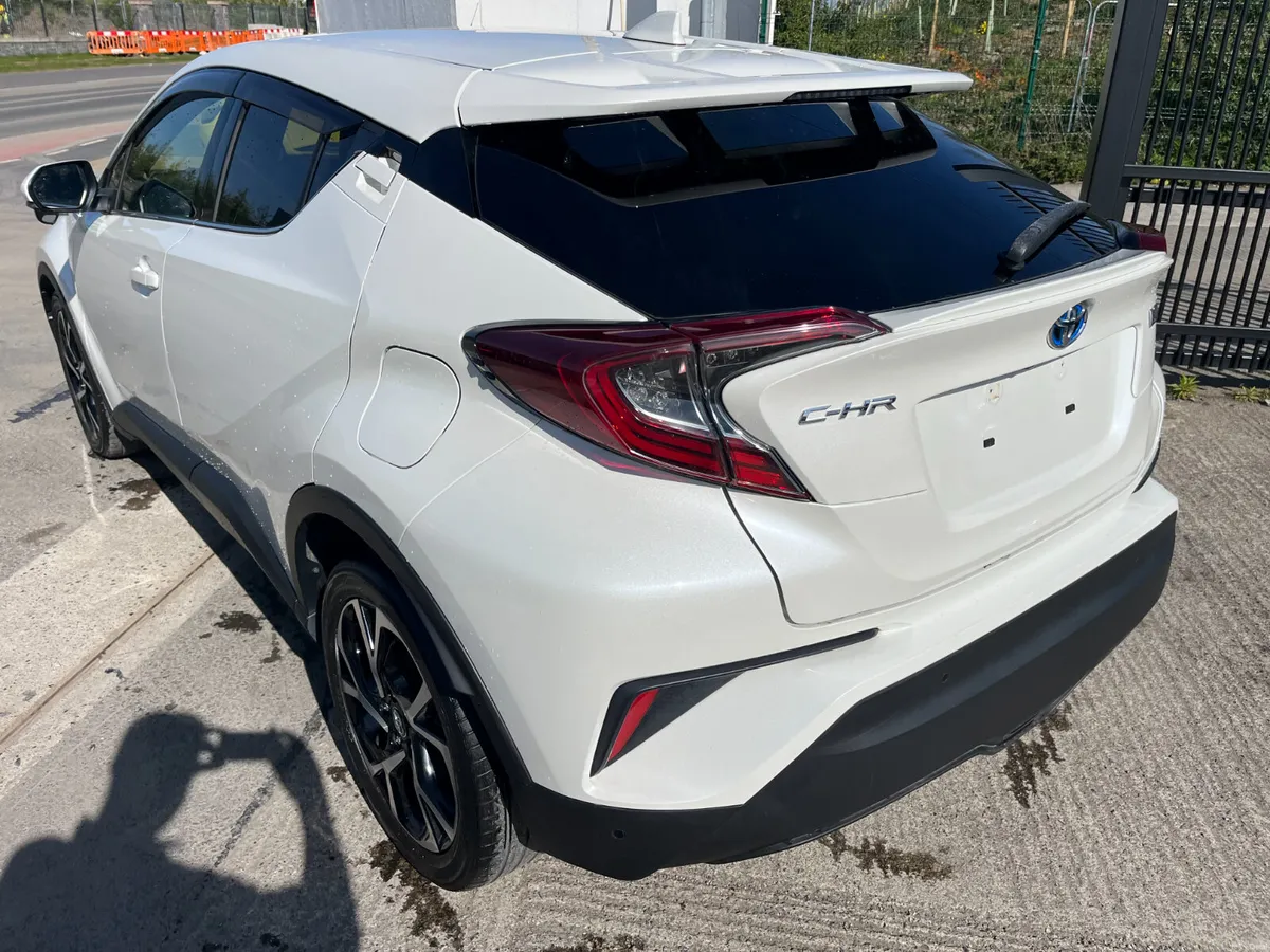 TOYOTA C-HR 2018, 1.8 HYBRID AUTO LOW KM HIGH SPEC - Image 4