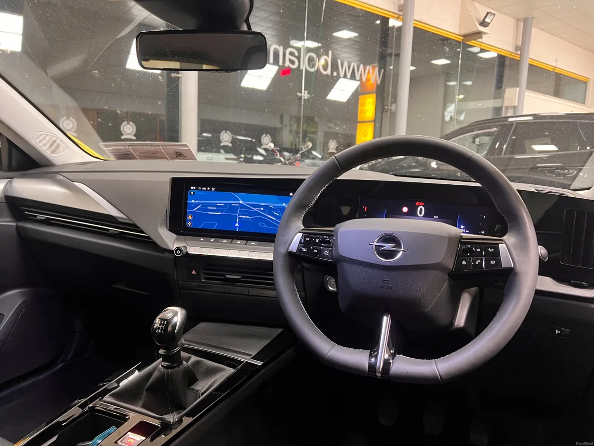 Only 12,900 Kms High Spec Petrol Manual Elegance N - Image 4