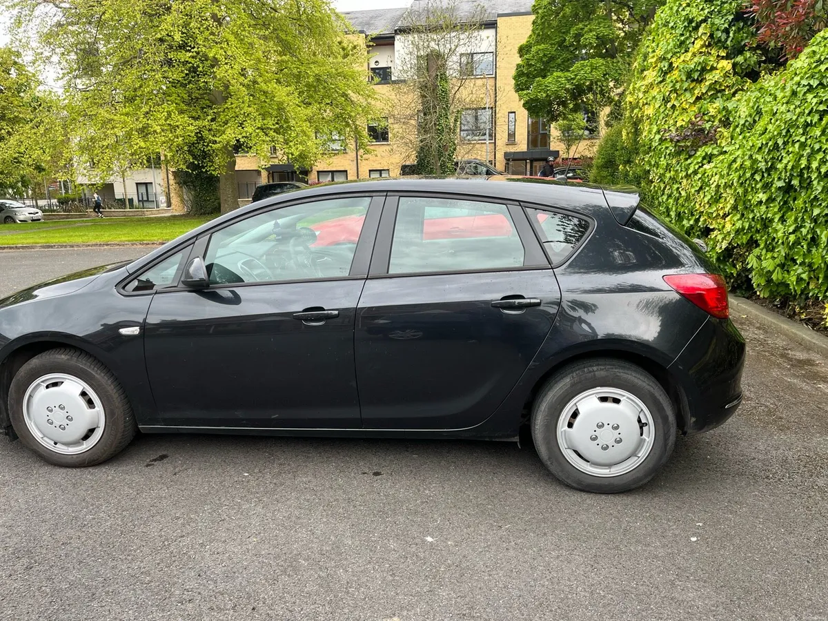 Vauxhall Astra - Image 2