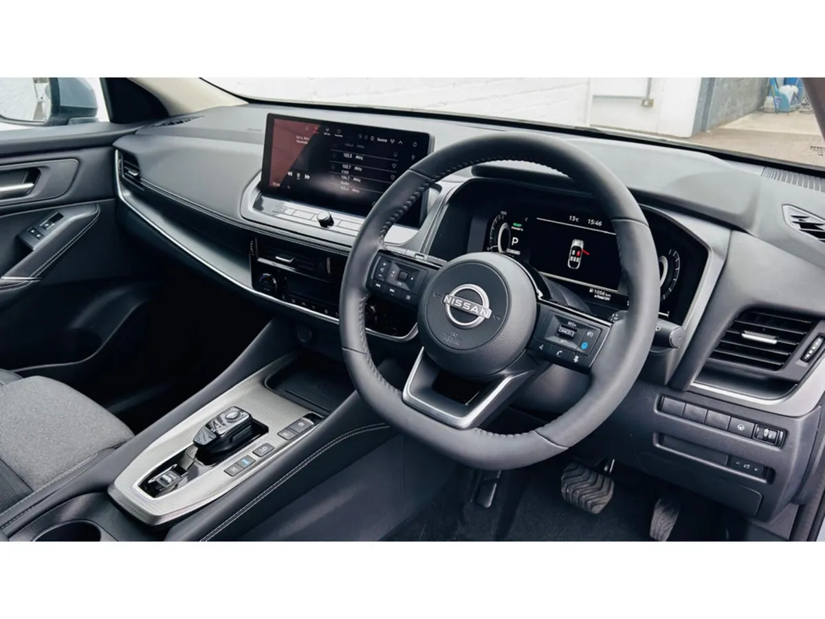 Nissan Qashqai SALE NOW ON SV Premium Hybrid - Image 3