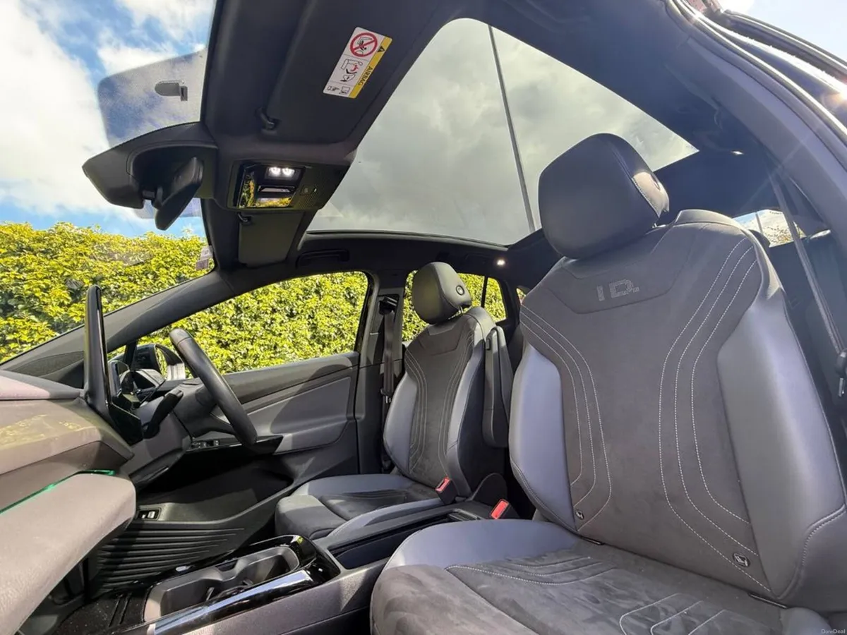 Volkswagen ID.5 PRO TECH 77KWH LONG RANGE // PAN R - Image 2