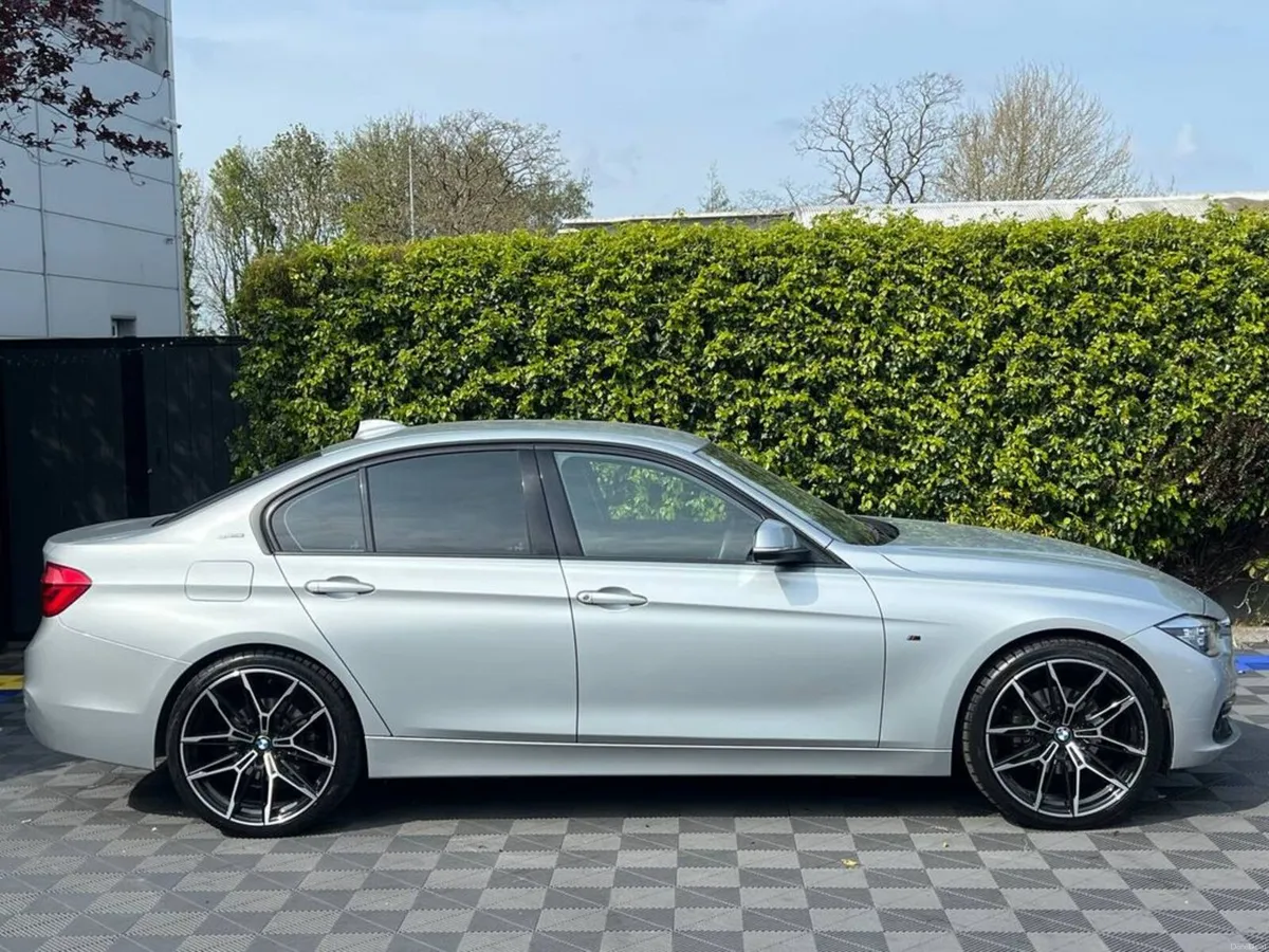 BMW 3-Series 330e SPORT 2.0 HYBRID // LOW MILEAGE - Image 2