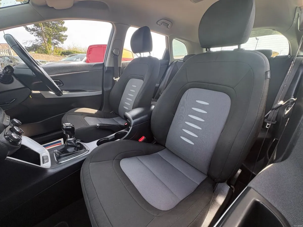Kia Ceed Coming soon: SW 1.6 EX 5DR, USB Connectio - Image 2