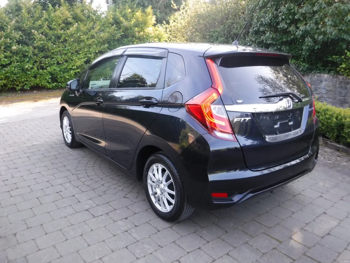 HONDA FIT 1.5 AUTO HYBRID ANDROID+CARPLAY - Image 4