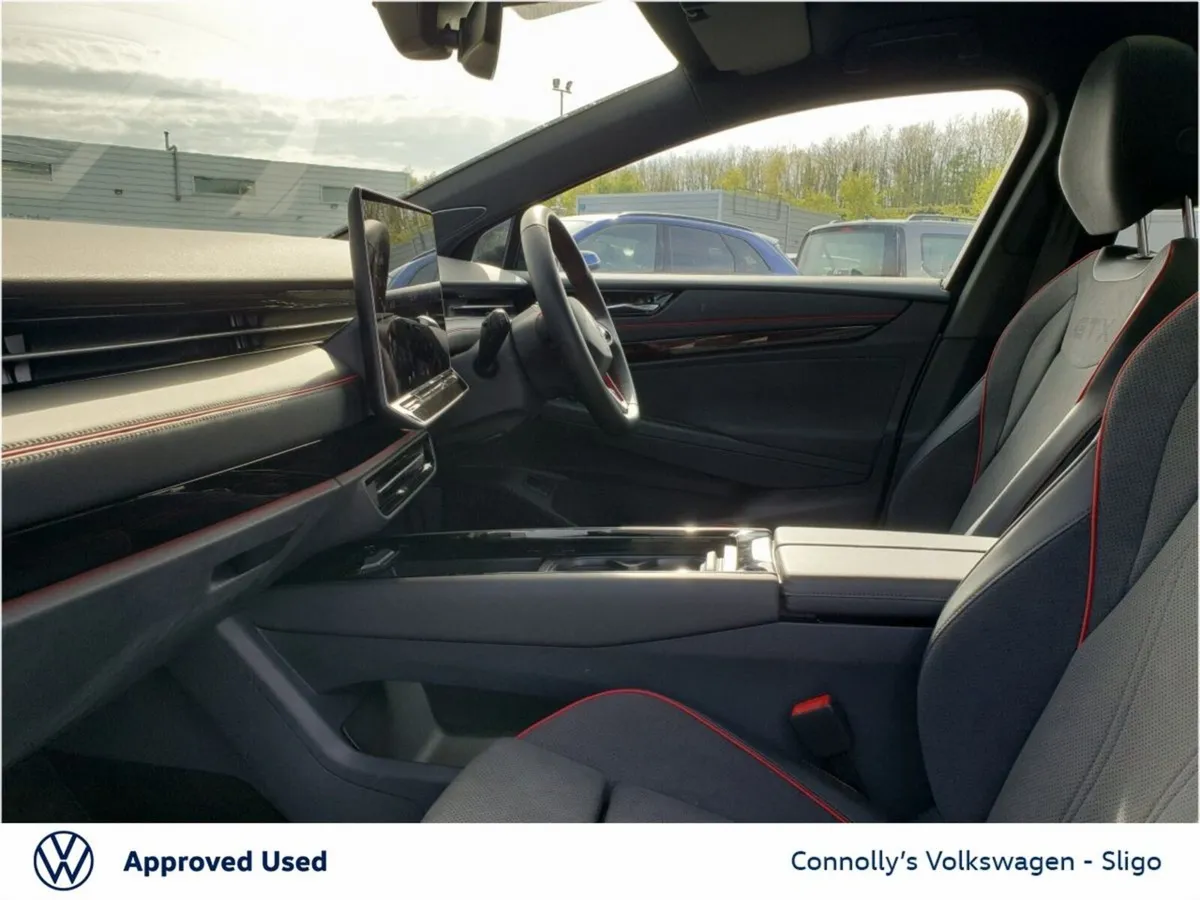 Volkswagen ID.7 TOURER GTX 86KWH 340BHP AUTO - Image 4