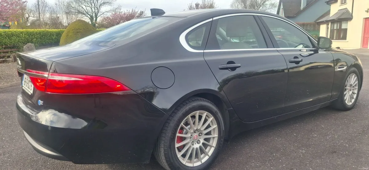 Jaguar XF 2016 - Image 6