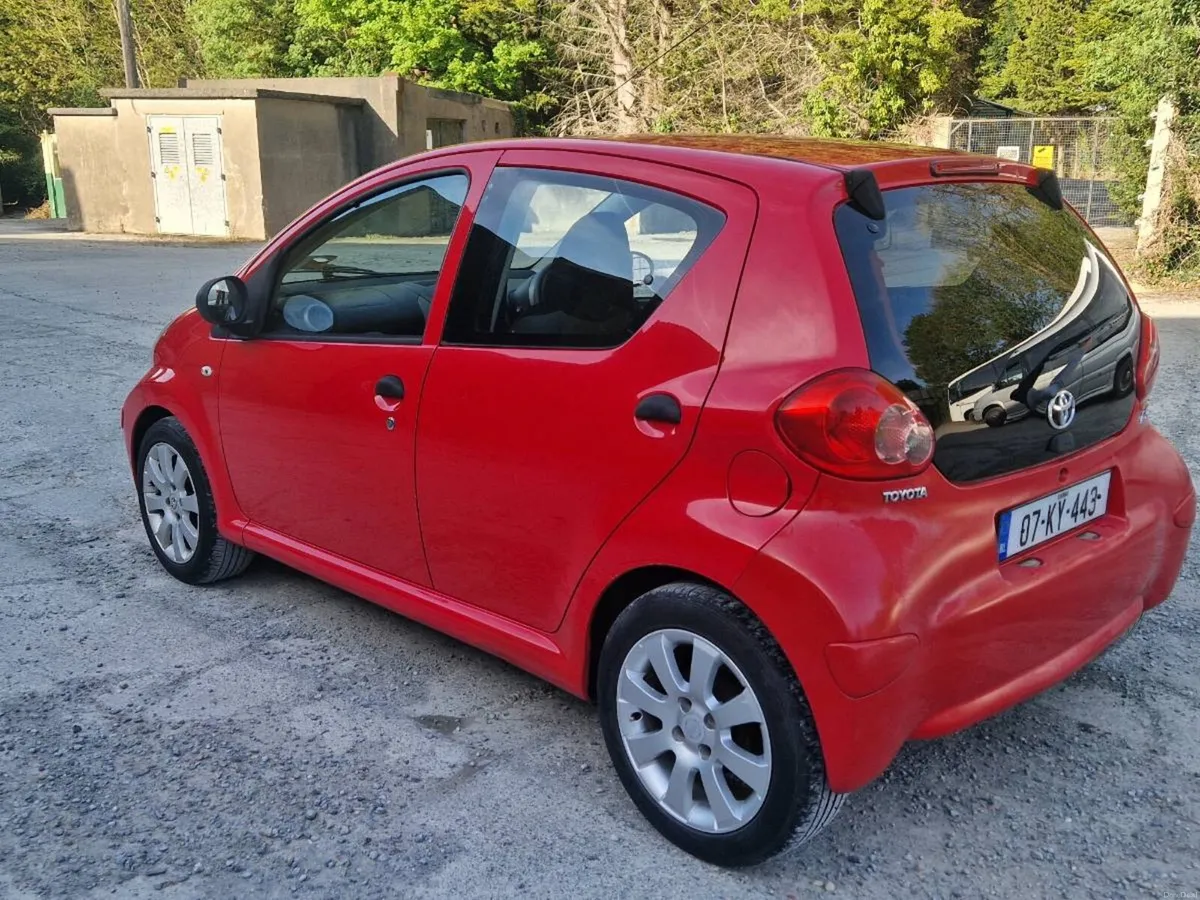 Toyota Aygo 1.0 - Image 2