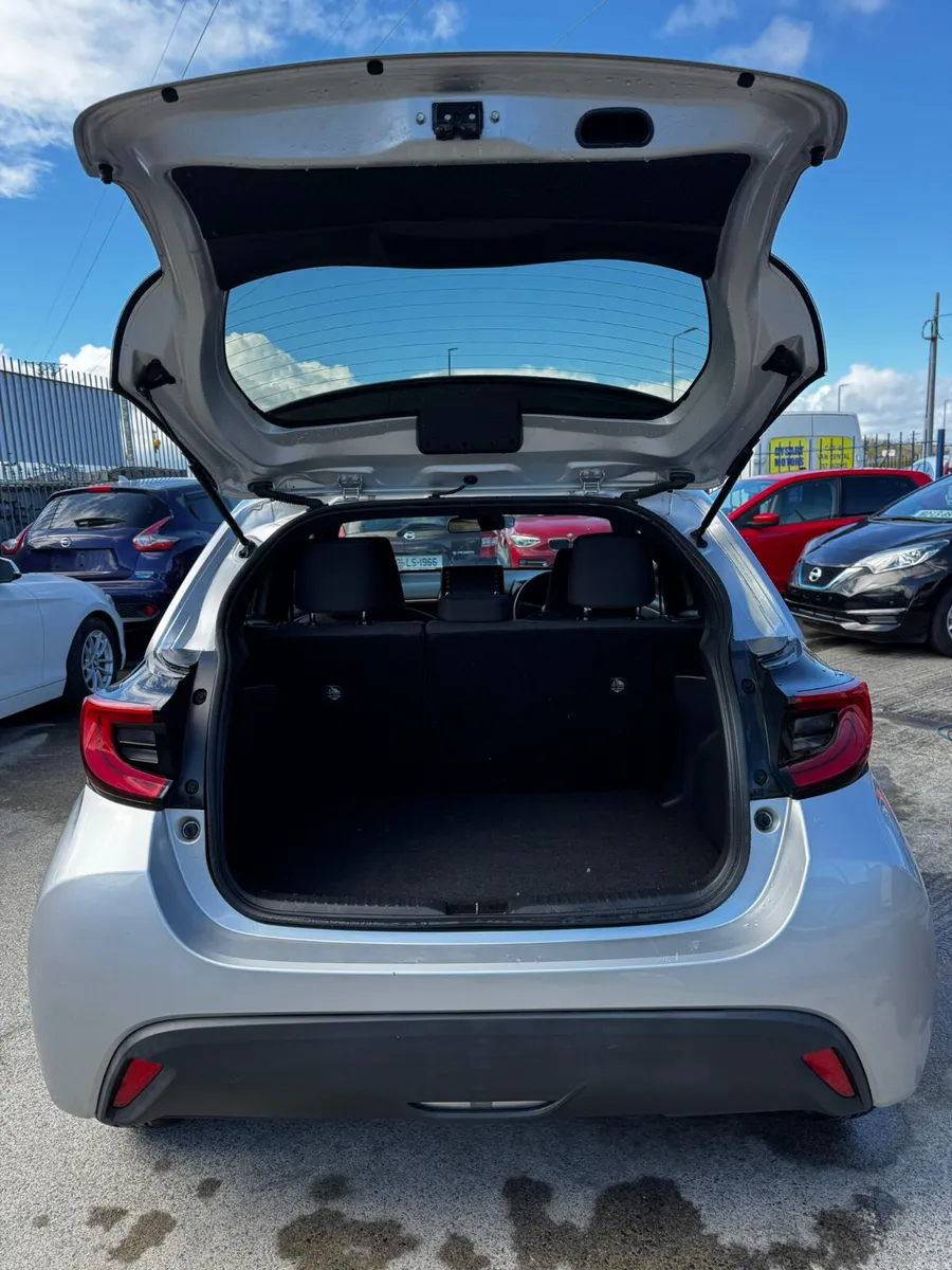 2020 Toyota Yaris 1.5L - Image 3