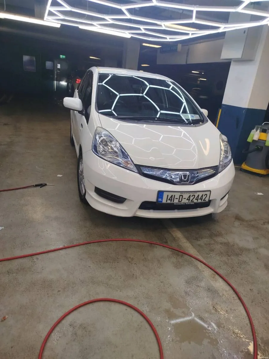 Honda fit shuttle 2014, 1.3 hybrid - Image 1