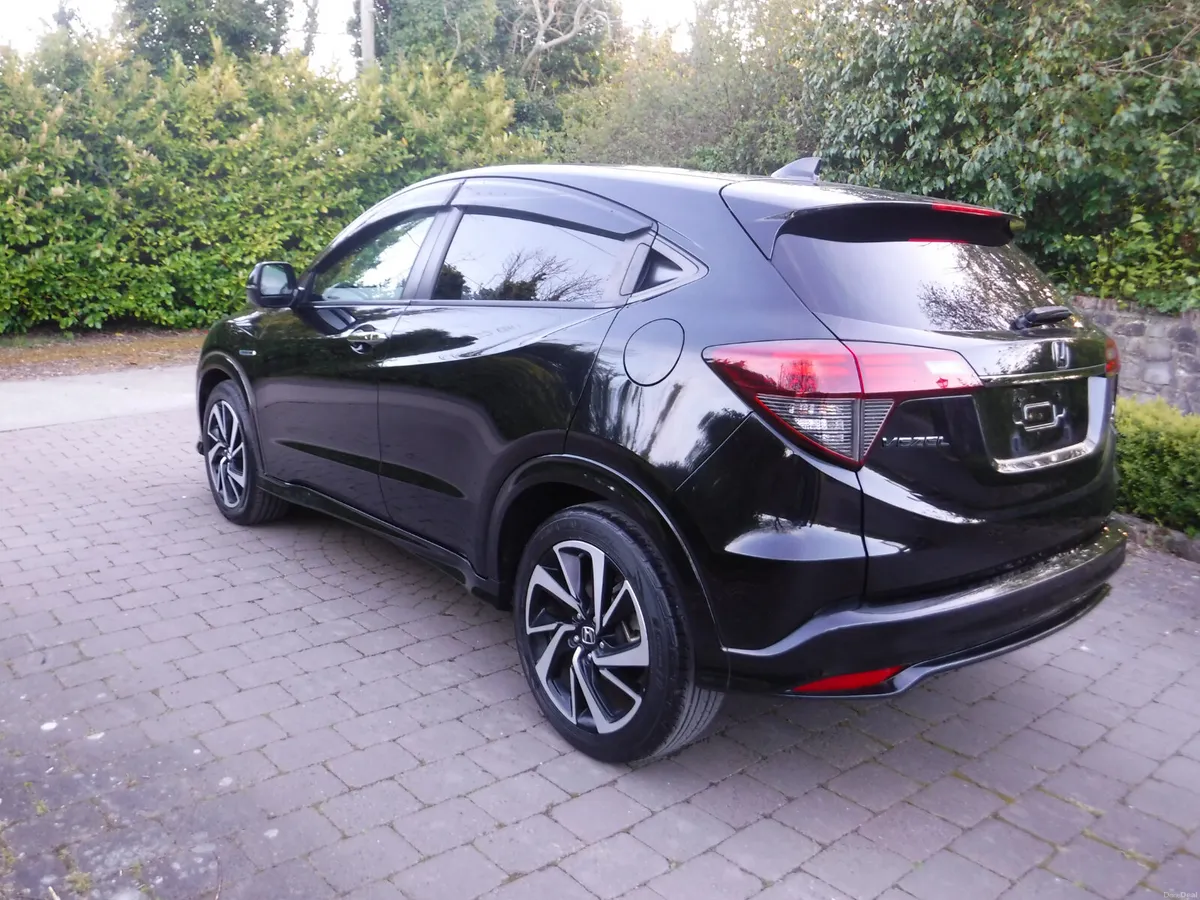 HONDA VEZEL 1.5 AUTO HYBRID RS LTD ANDROID+CARPLAY - Image 4