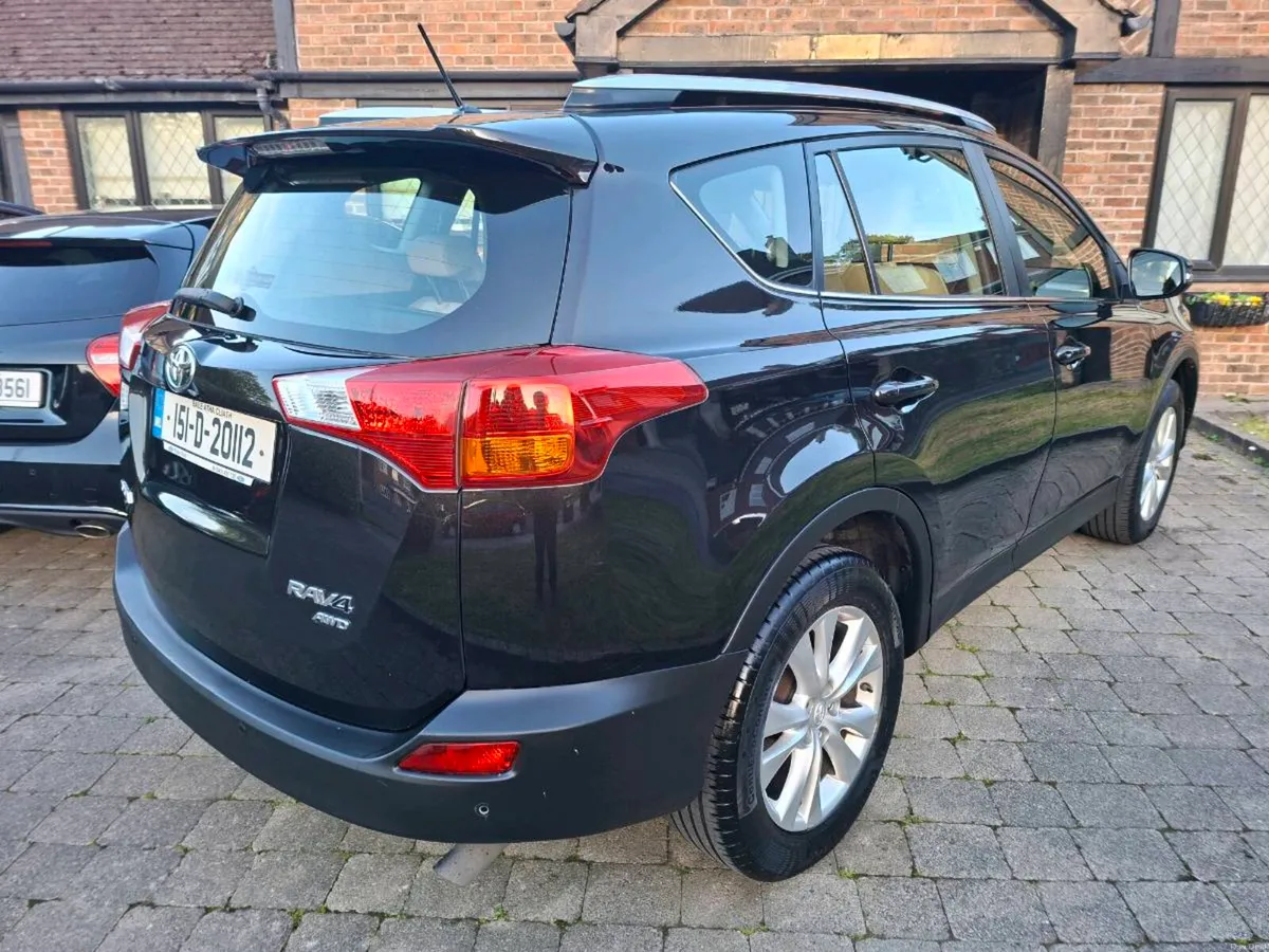 TOYOTA RAV 4 AWD 2015 STUNNING CONDITION - Image 3