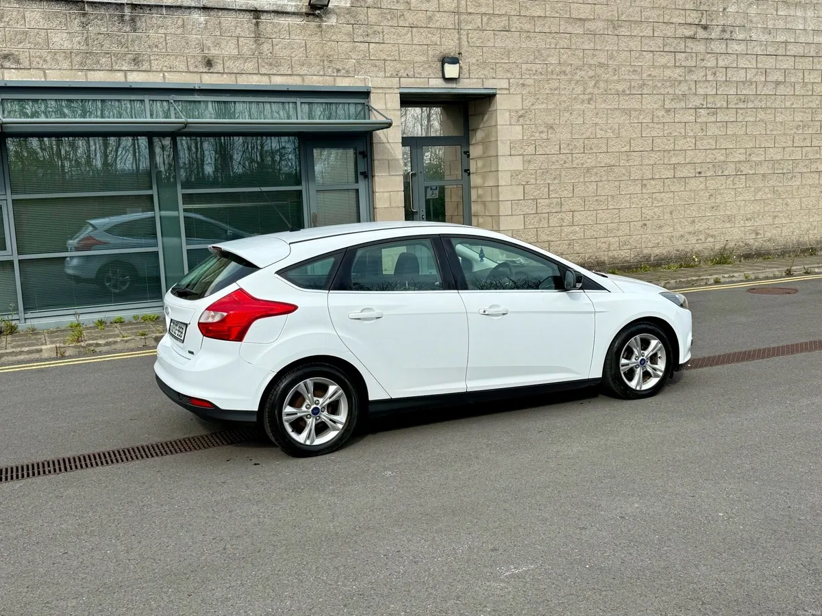 132 Ford Focus Zetec 1.6TDCI NCT’d/Taxed 01/27 - Image 4