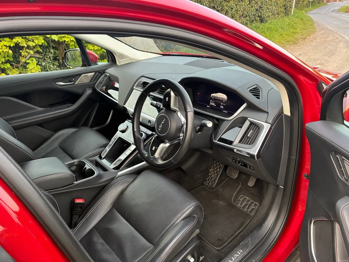 Jaguar I pace - Image 2