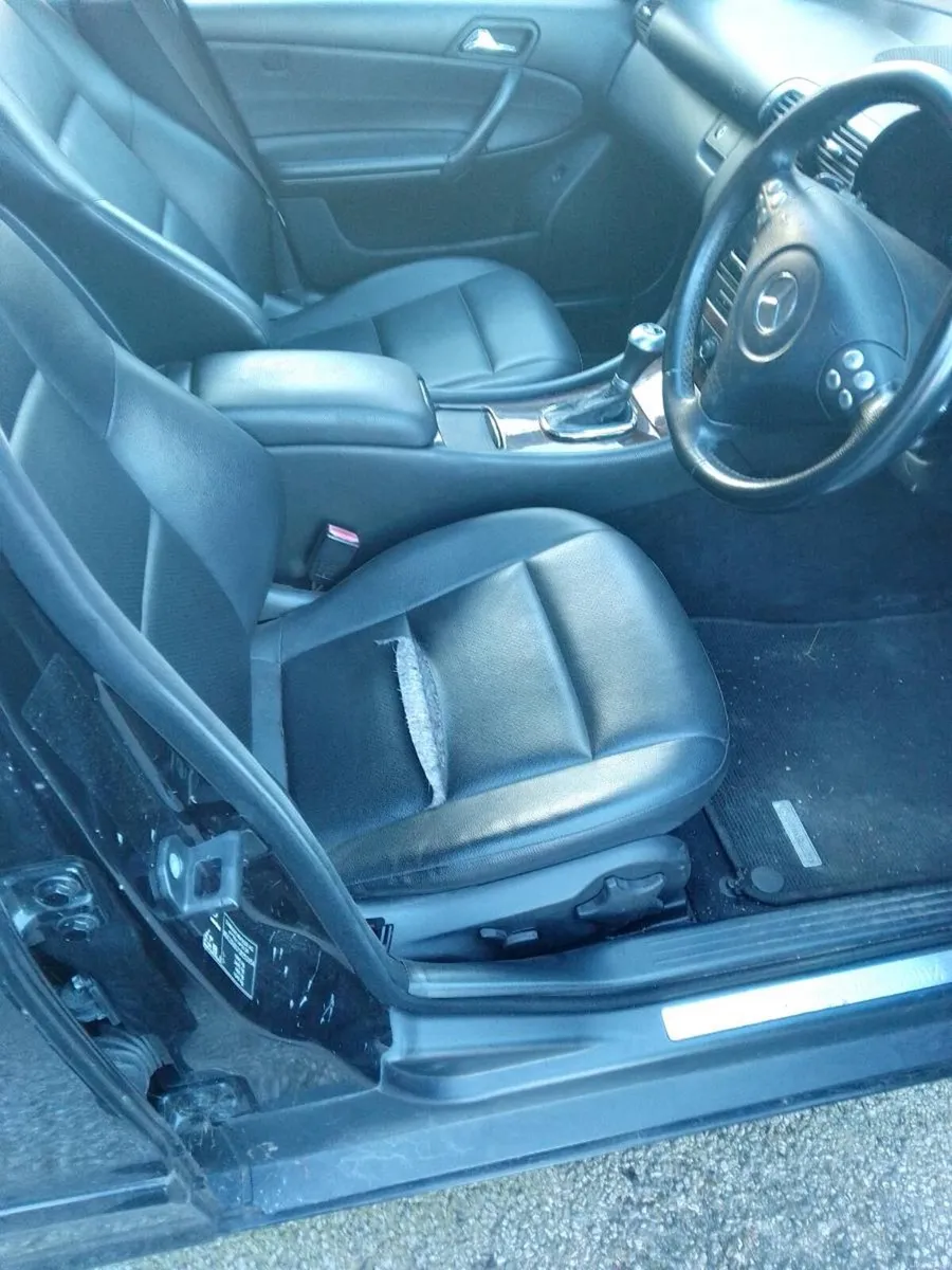 Car - Image 3