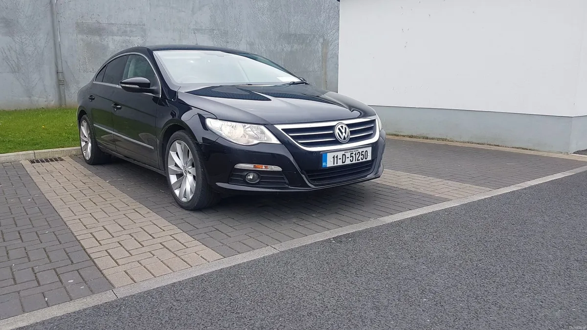 Volkswagen Passat 2011 - Image 1