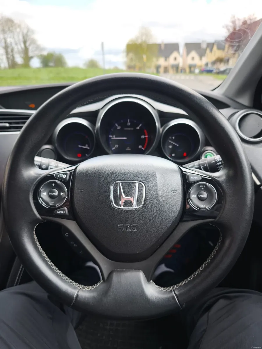Honda Civic 2016 - Image 2