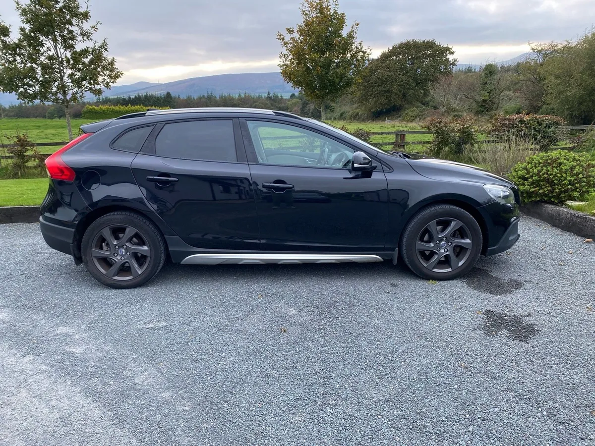 Volvo V40 Cross Country - Image 1