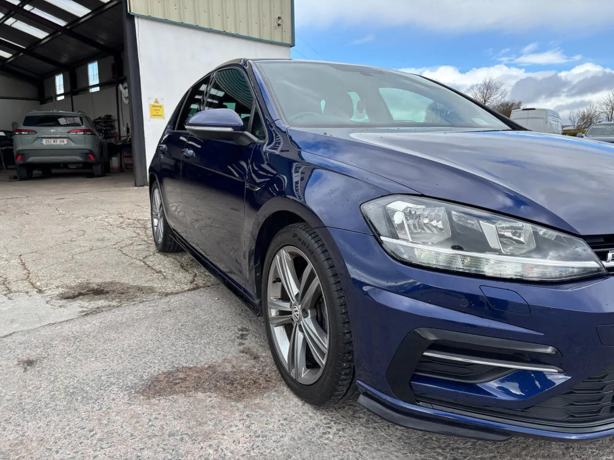 Volkswagen Golf 2017 RLine - Image 4