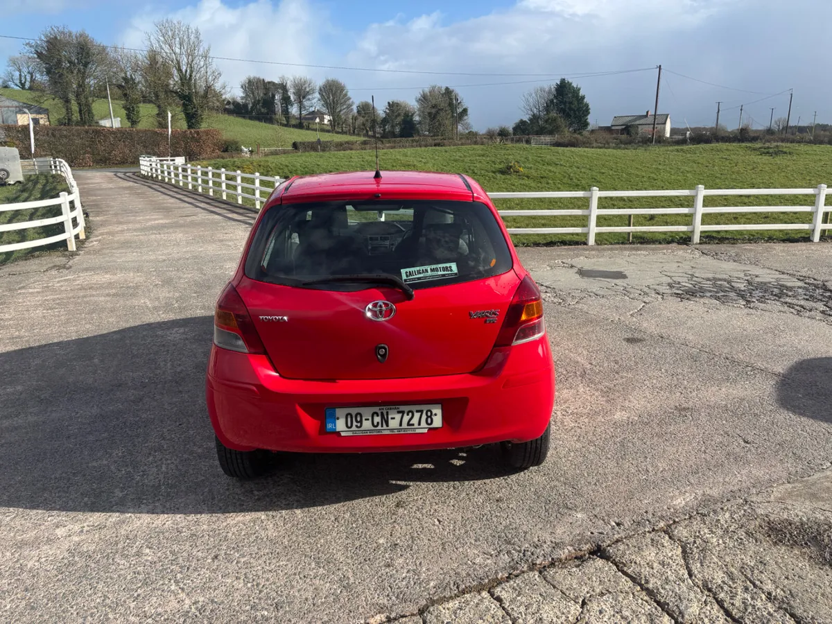 Toyota Yaris 2009 - Image 2