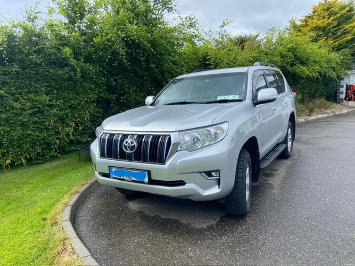 Toyota Land Cruiser Business Class 5 Seat Required