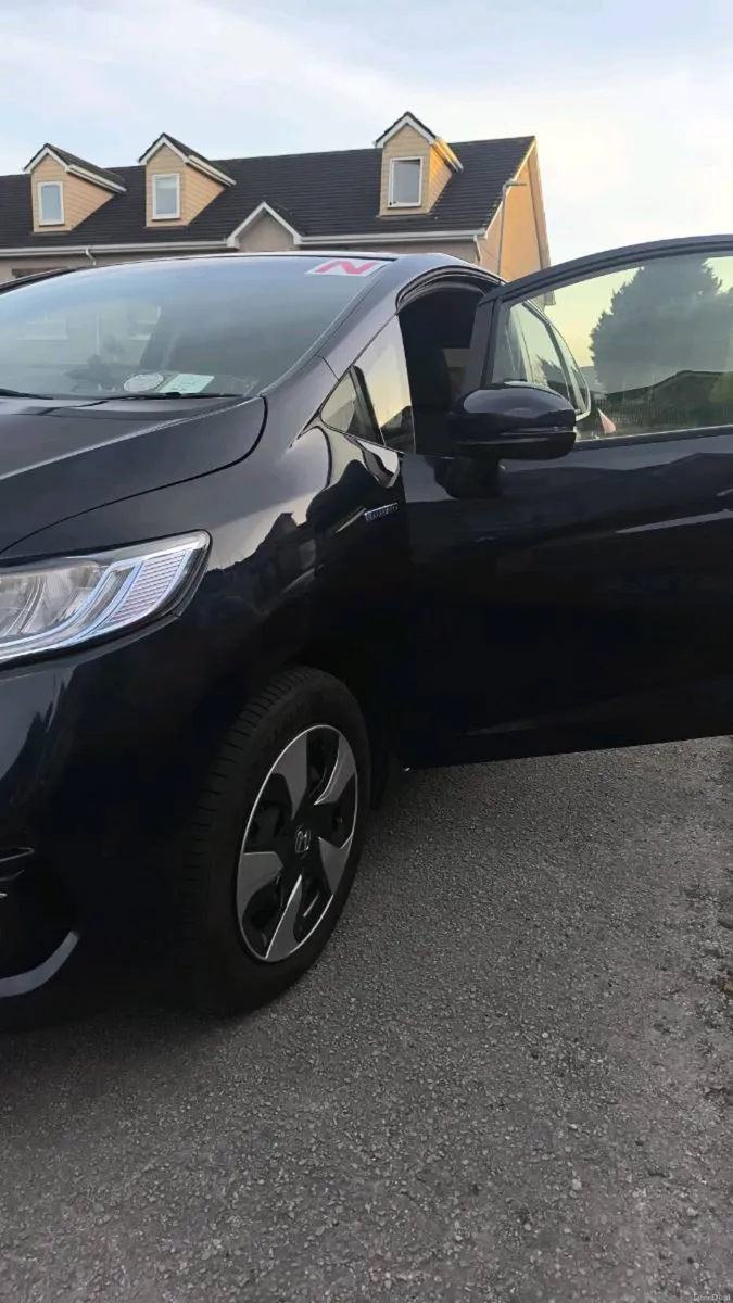 Honda Fit 2019-2 Hybrid Automatic - Image 2